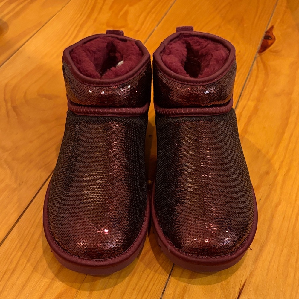 Sequin Burgundy UGGs - Pristine Condition I ACCEPT OFFERS